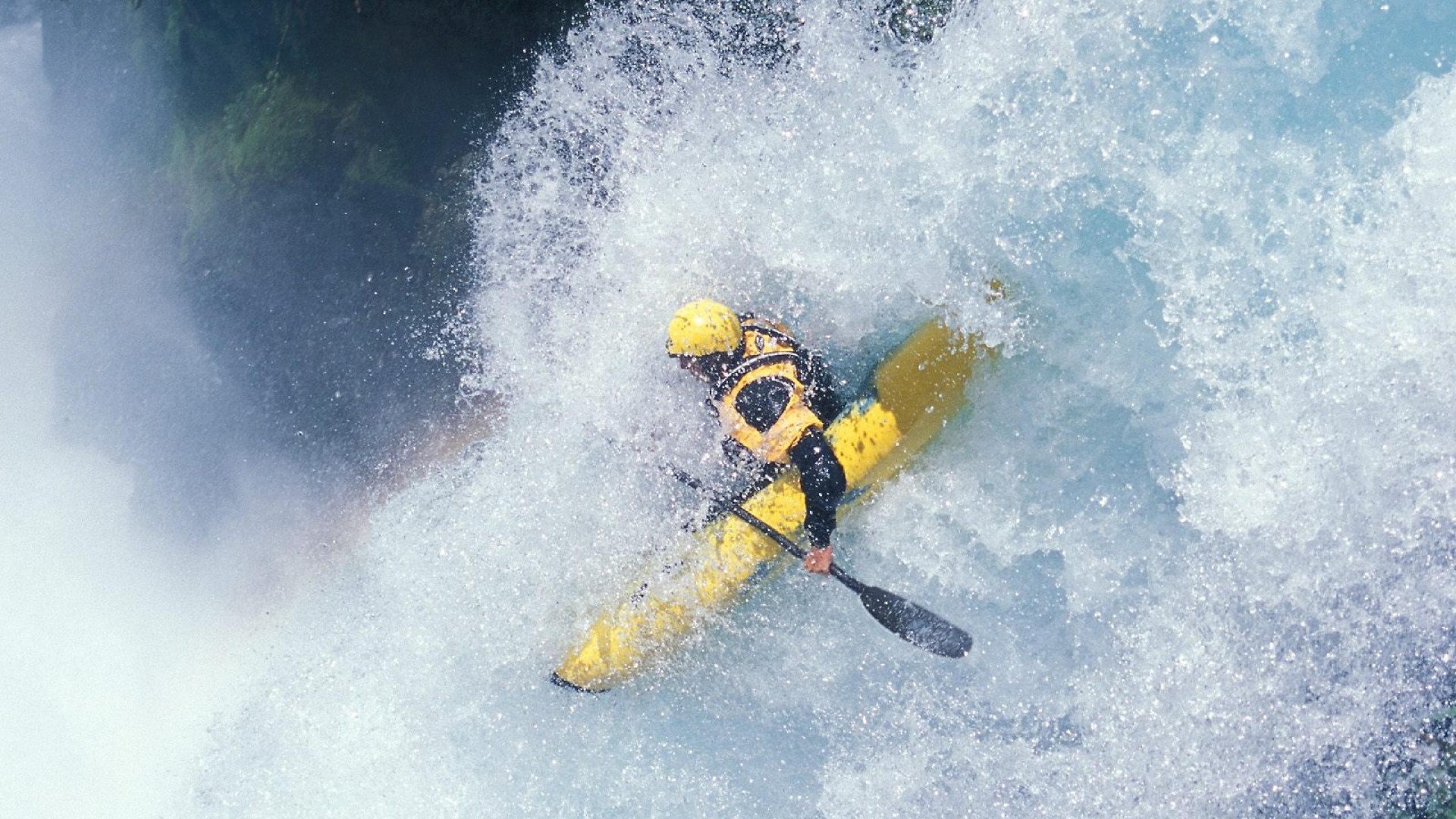 梅西第八次捧起金球奖 足坛传奇再创历史